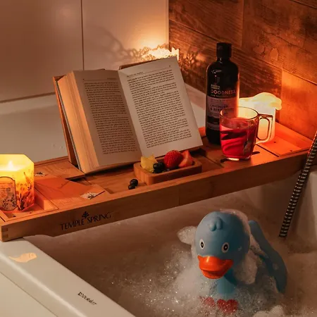 شقة Nussknacker Suite - Ankommen & Wohlfuehlen - Viel Raum Fuer 8 Gaeste 3 Schlafzimmer Dachterrasse Freunde Familien 2 Wc 120Qm شيمنيتز